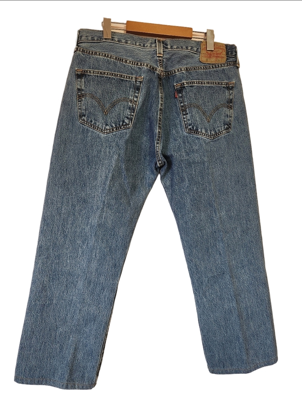 Levi's Men's 501 Original Straight Leg Button Fly Jeans Med Vintage Wash Size 36 - Picture 4 of 8